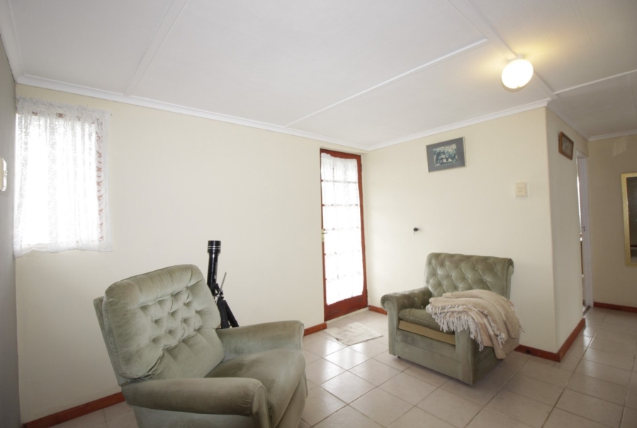 5 Bedroom Property for Sale in Clarendon Marine Eastern Cape